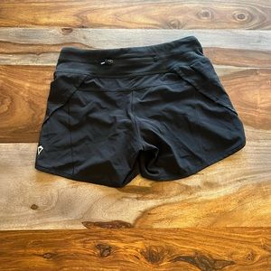 Lululemon ivivva shorts